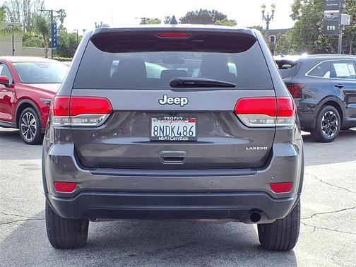 2019 Jeep Grand Cherokee Laredo