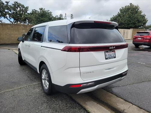 2024 Kia Carnival LX