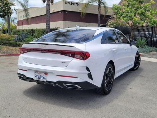 Glacial White Pearl 2023 Kia K5 GT-Line
