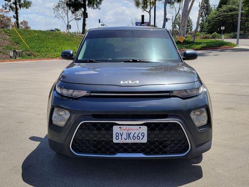 Gravity Gray 2022 Kia Soul LX