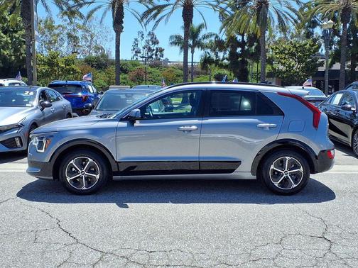 Steel Gray 2023 Kia Niro SX