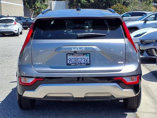 Steel Gray 2023 Kia Niro SX