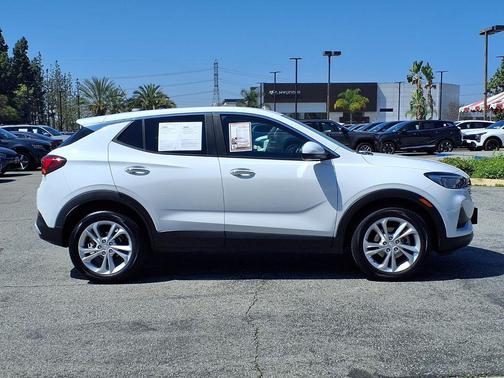 Summit White 2022 Buick Encore GX Preferred