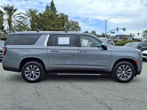 Satin Steel Metallic 2021 Chevrolet Suburban LT