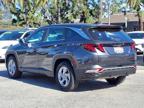 2022 Hyundai TUCSON SE