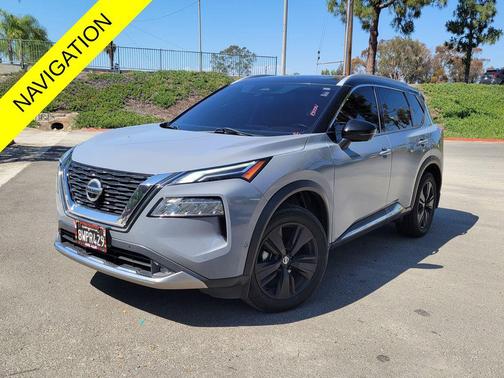 Boulder Gray Pearl/Super Black 2021 Nissan Rogue Platinum