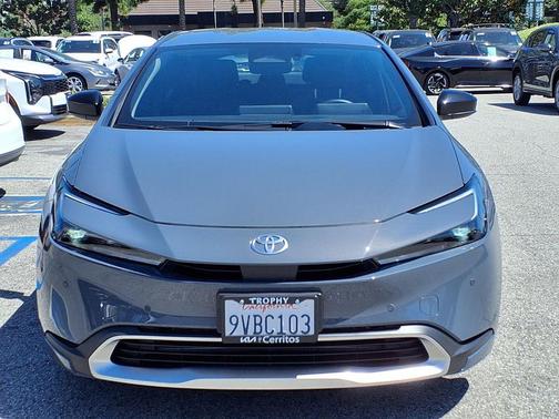 2026 Toyota Prius Plug-In Hybrid SE