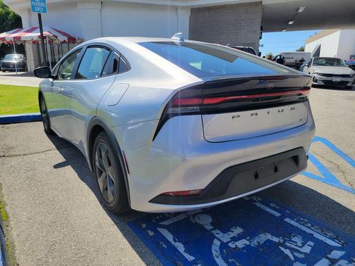 Cutting Edge 2026 Toyota Prius Plug-In Hybrid SE