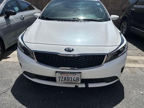Snow White Pearl 2017 Kia Forte LX