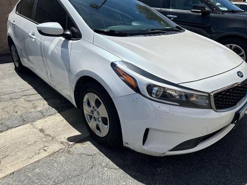 Snow White Pearl 2017 Kia Forte LX