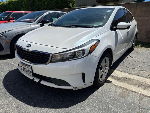 Snow White Pearl 2017 Kia Forte LX