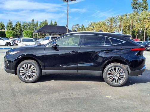 2022 Toyota Venza XLE