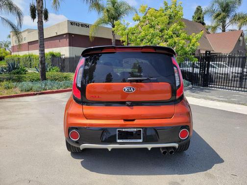 Wild Orange 2018 Kia Soul !