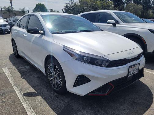 Snow White Pearl 2023 Kia Forte GT-Line