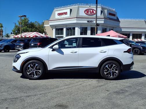 2025 Kia Sportage EX