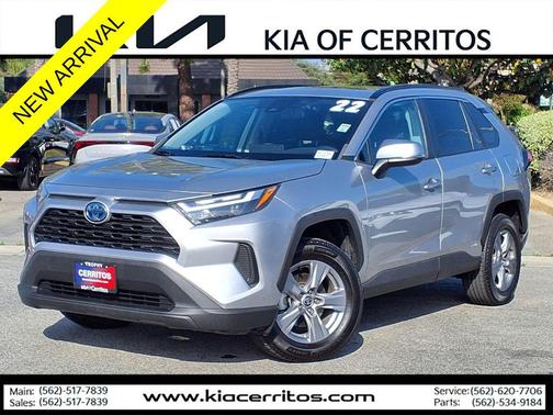 Silver Sky Metallic 2022 Toyota RAV4 Hybrid XLE