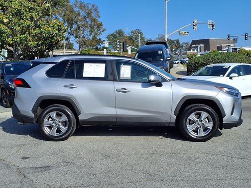 Silver Sky Metallic 2022 Toyota RAV4 Hybrid XLE