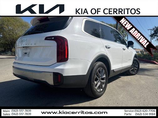 Glacial White Pearl 2023 Kia Telluride LX