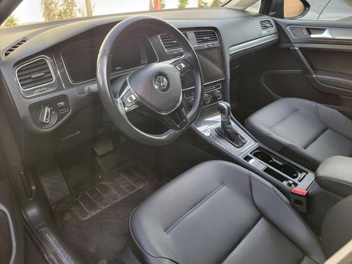 Gray 2019 Volkswagen e-Golf SEL Premium