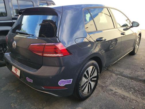 Gray 2019 Volkswagen e-Golf SEL Premium