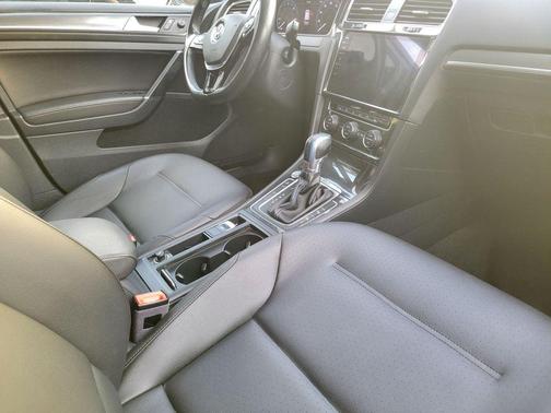 Gray 2019 Volkswagen e-Golf SEL Premium