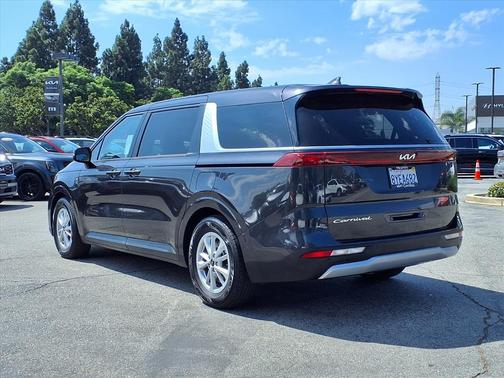 2022 Kia Carnival LXS