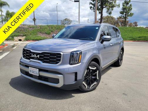 Everlasting Silver 2023 Kia Telluride S