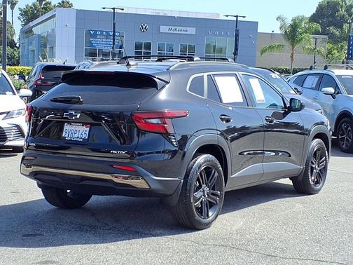 Mosaic Black Metallic 2024 Chevrolet Trax FWD ACTIV