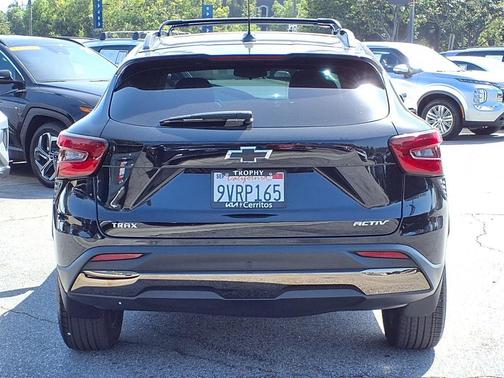Mosaic Black Metallic 2024 Chevrolet Trax FWD ACTIV