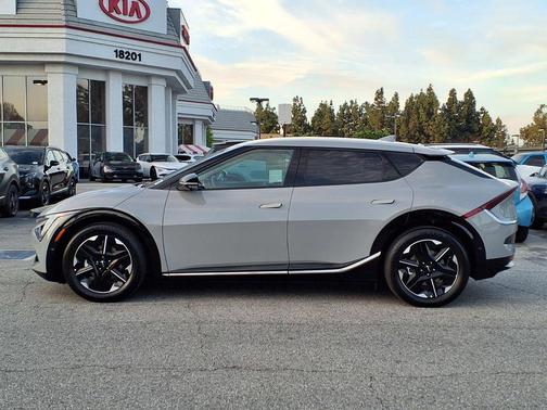 2025 Kia EV6 Wind