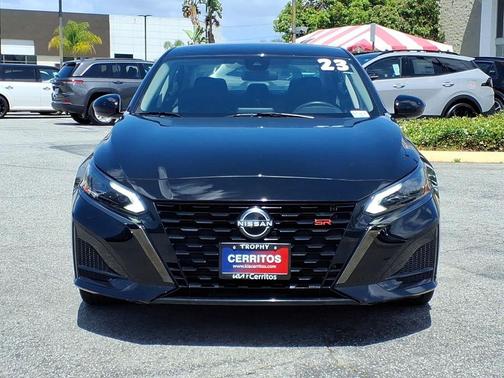 Super Black 2023 Nissan Altima SR FWD