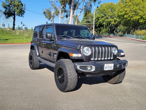 Granite Crystal Metallic Clearcoat 2019 Jeep Wrangler Unlimited Sahara
