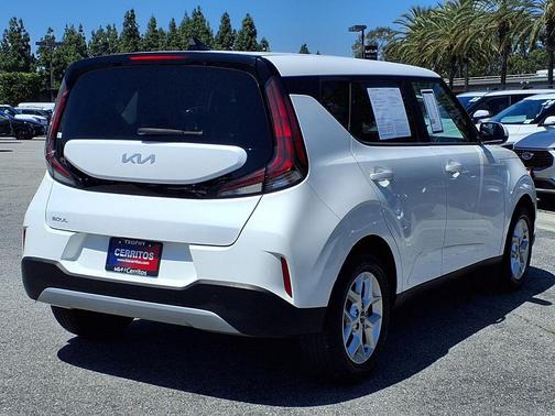 Snow White Pearl 2024 Kia Soul LX