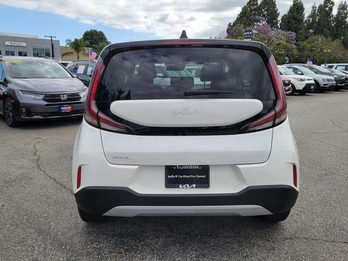 Snow White Pearl 2024 Kia Soul LX