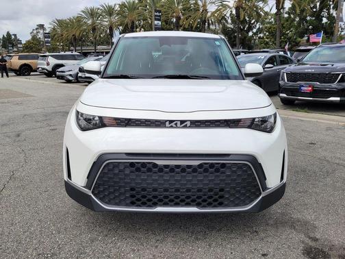 Snow White Pearl 2024 Kia Soul LX