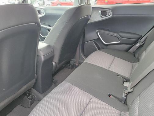 Snow White Pearl 2024 Kia Soul LX