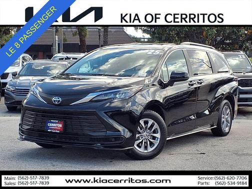2025 Toyota Sienna LE