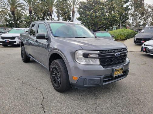 Carbonized Gray Metallic 2023 Ford Maverick XL
