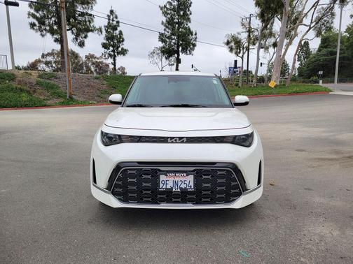 Snow White Pearl 2023 Kia Soul GT-Line