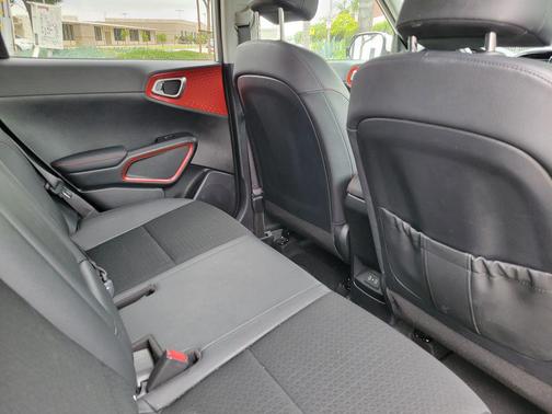 Snow White Pearl 2023 Kia Soul GT-Line