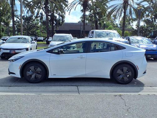 Wind Chill Pearl 2024 Toyota Prius LE