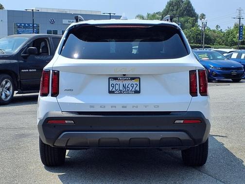 2022 Kia Sorento S