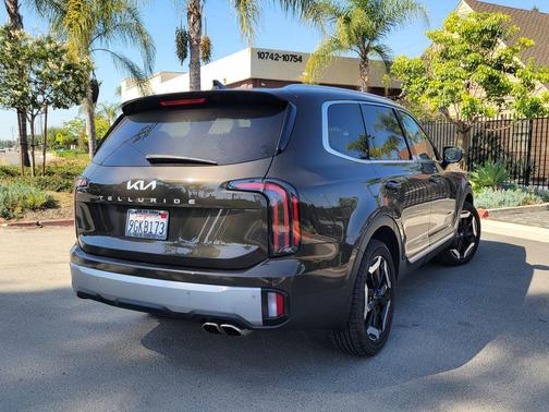 Dark Moss 2023 Kia Telluride EX