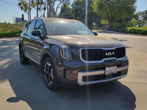 Dark Moss 2023 Kia Telluride EX