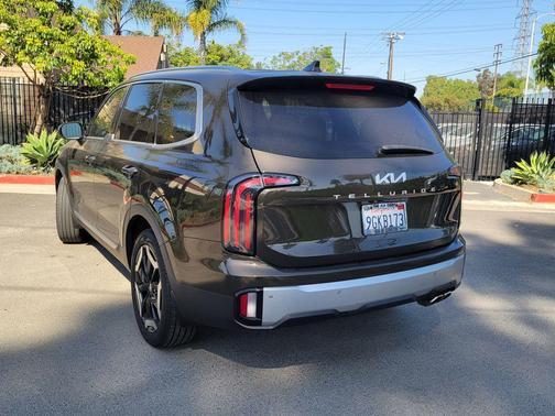 Dark Moss 2023 Kia Telluride EX