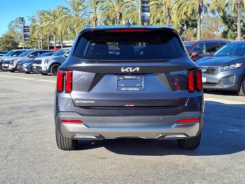 2025 Kia Sorento S