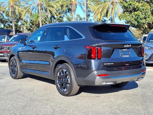 2025 Kia Sorento S