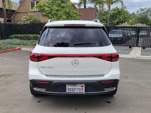 Polar White 2023 Mercedes-Benz EQB 250 Base