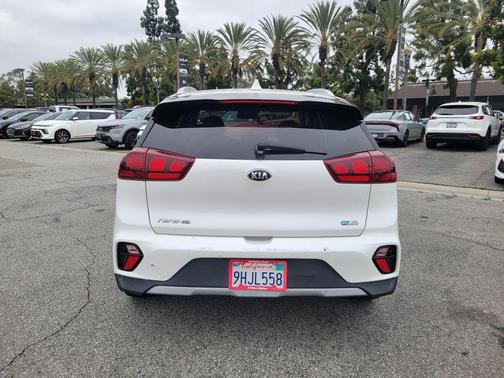 Snow White Pearl 2020 Kia Niro LX