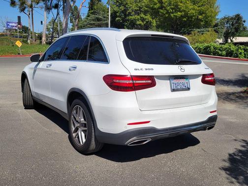 Polar White 2017 Mercedes-Benz GLC 300 4MATIC